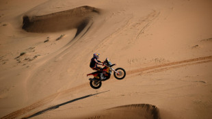 Luciano Benavides repite triunfo de etapa en el Dakar y Carlos Sainz abandona