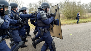 A Metz, les CRS se battent entre eux pour s'entraîner