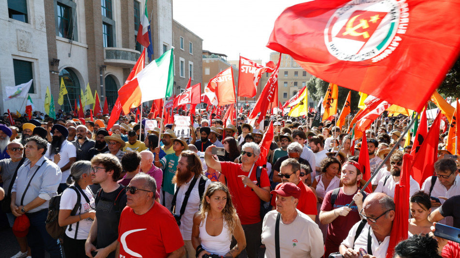 Schlein e Fratoianni in piazza a Latina contro il caporalato