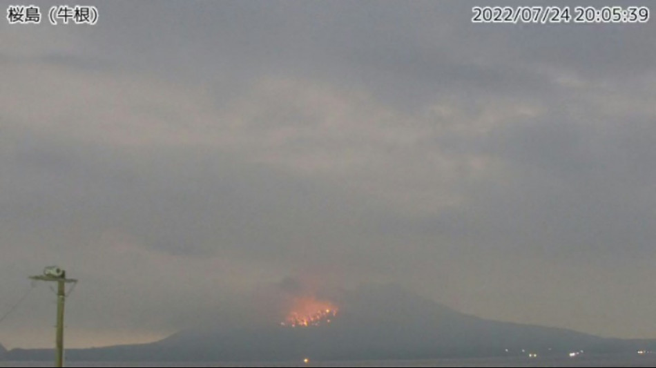 Éruption du volcan Sakurajima dans le sud du Japon, des dizaines de personnes appelées à évacuer 