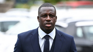 Une victime présumée de Mendy affirme qu'il a essayé d'obtenir son silence