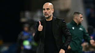 Pep Guardiola renova com o Manchester City até 2027