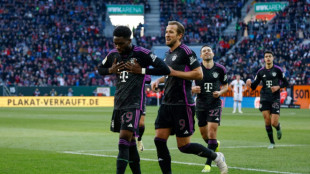 Bayern vence Augsburg e volta a colocar pressão sobre o líder Leverkusen