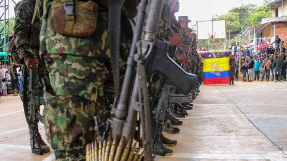 Colombia strikes ceasefire deal with main armed groups