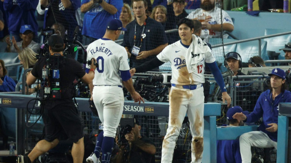 Dodgers crush Mets 9-0 in MLB playoff series opener