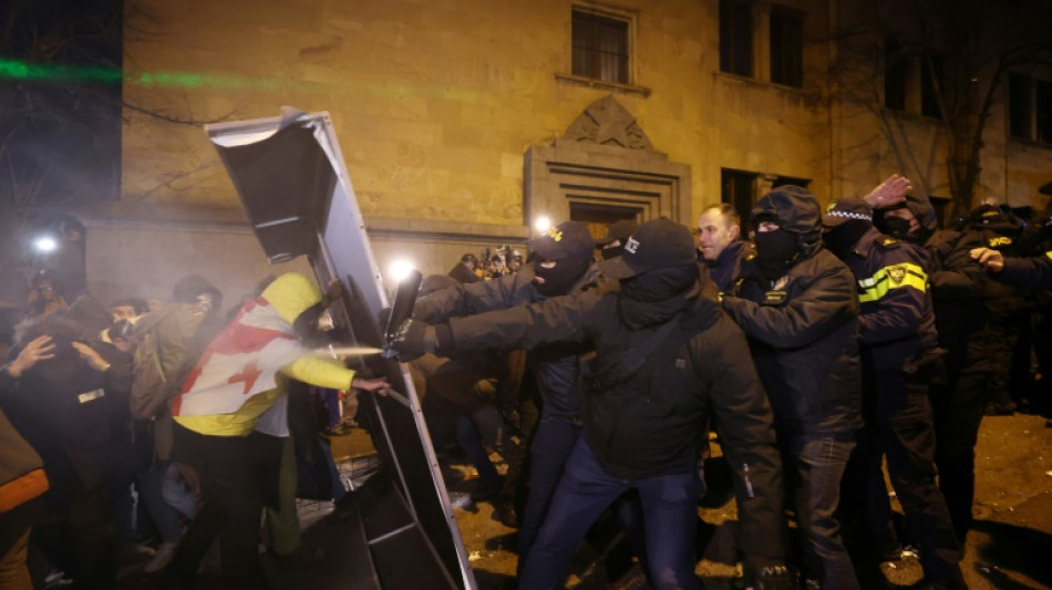 Georgian police stage new crackdown on pro-EU protestors