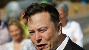 Seeking 'healthy' debate, Musk nears Twitter deal finish line