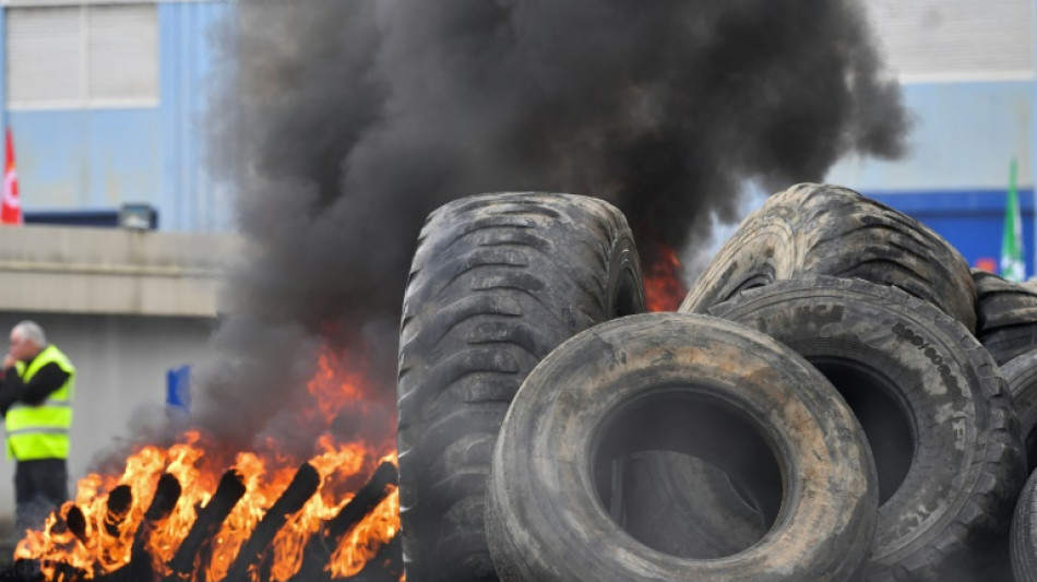 Michelin: les salariés de Cholet poursuivent leur mouvement contre la fermeture