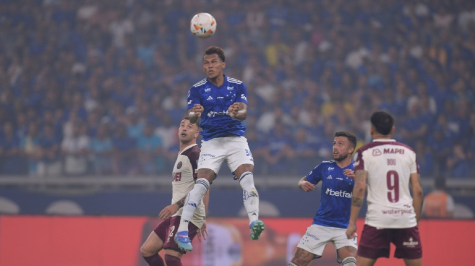 Cruzeiro fica no empate em casa com Lanús (1-1) na ida da 'semi' da Sul-Americana