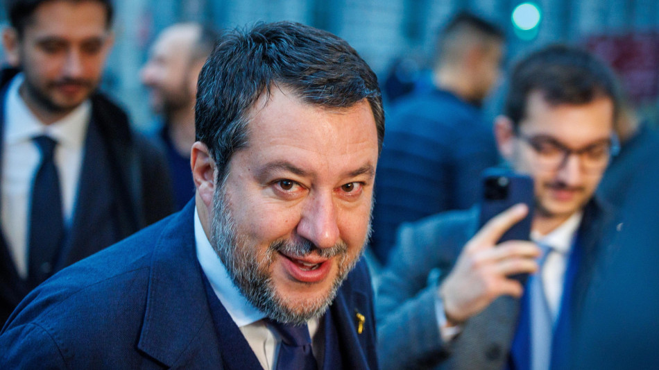 Salvini, forze dell'ordine infangate da un ente inutile