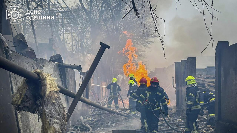 Ucraina: missili russi su Odessa, tre morti