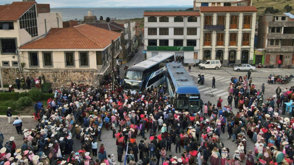 Cientos viajan de nuevo a Lima para retomar las protestas contra el gobierno de Perú