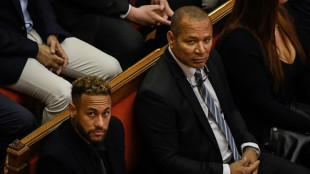 A un mois du Mondial, Neymar jugé pour corruption à Barcelone