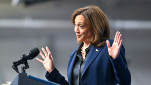 Kamala pede voto dos jovens; Trump critica Zelensky