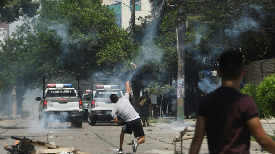 Protesters demanding a census revolt in Bolivian city