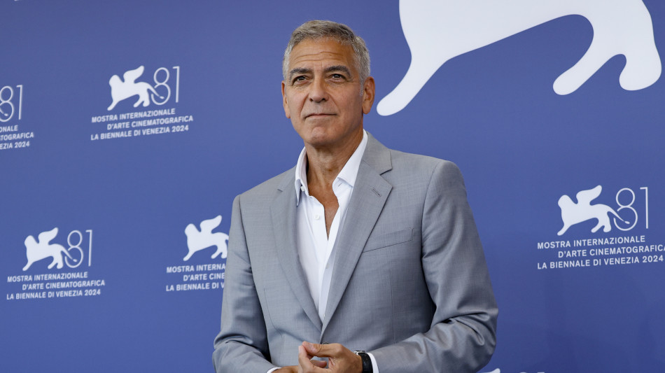 George Clooney, 'emozionato per il futuro, ringrazio Biden'