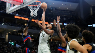 NBA: Milwaukee poursuit son sans faute, les Lakers émergent enfin