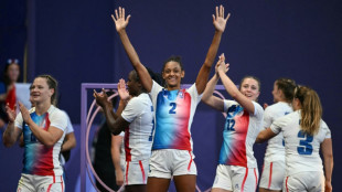 Rugby à VII: les Bleues suivent la voie des garçons