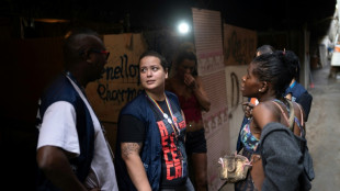 In Rio wasteland, health teams take medical care to homeless