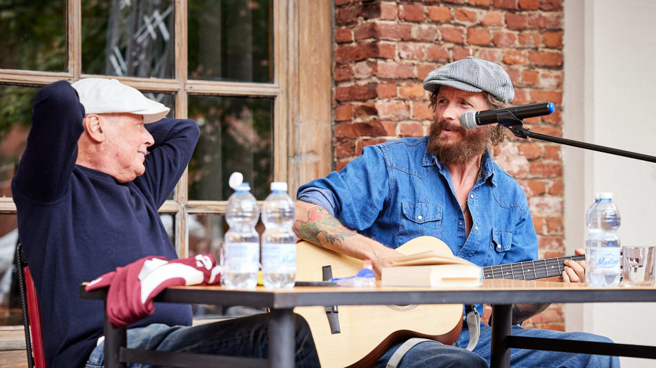 Jovanotti con Baricco alla festa dei 30 anni della Scuola Holden