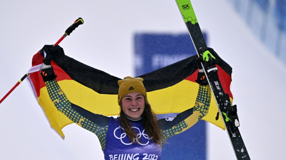 Bronze nach Videobeweis: Skicrosserin Maier kann es nicht fassen