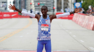 Kelvin Kiptum, recordista mundial da maratona, morre em acidente de carro