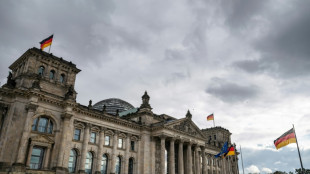 Debatte um Sicherheitspaket: Union wirft Kanzler Scholz im Bundestag Wortbruch vor