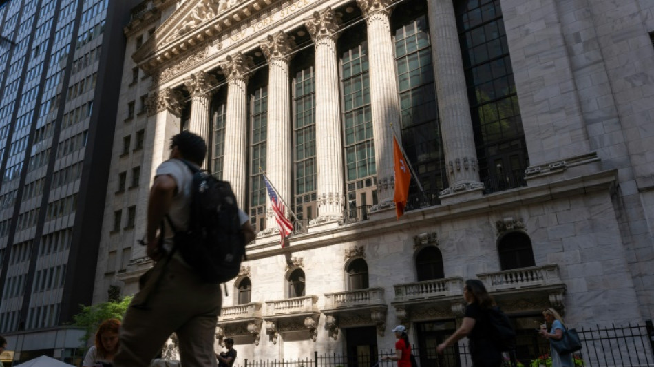 Wall Street fermement dans le vert après de bonnes ventes au détail