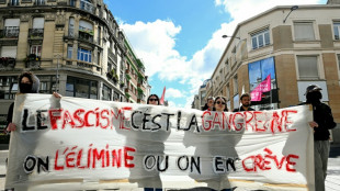 Landesweit Demonstrationen in Frankreich gegen die Rechtspopulisten