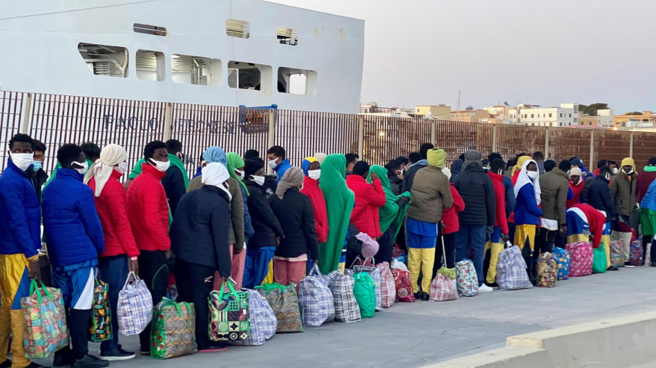 Migranti: sbarchi a Lampedusa, arrivati in mille in 24 ore