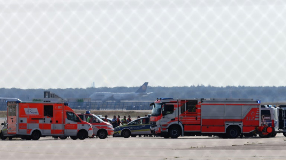 Unos activistas ecologistas perturban el tráfico en dos aeropuertos alemanes