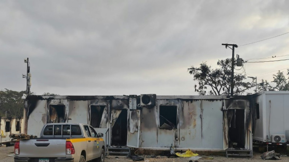 Juiz mantém presos 45 migrantes por incêndio em abrigo na selva de Darién, no Panamá