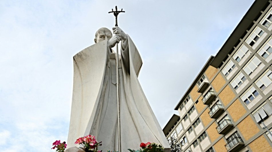 Papa está bem, mas não fará Ângelus de domingo em público