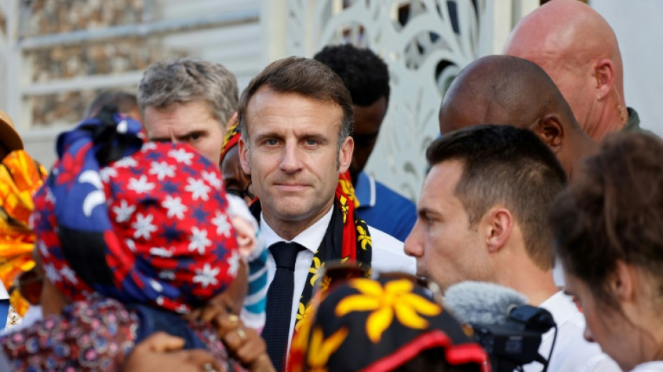 Cyclone: Macron conclut sa visite dans l'archipel dévasté de Mayotte avec une réunion de crise