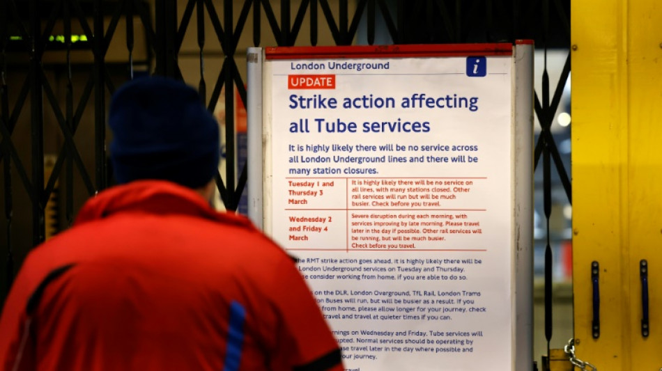 London Tube workers suspend planned strikes