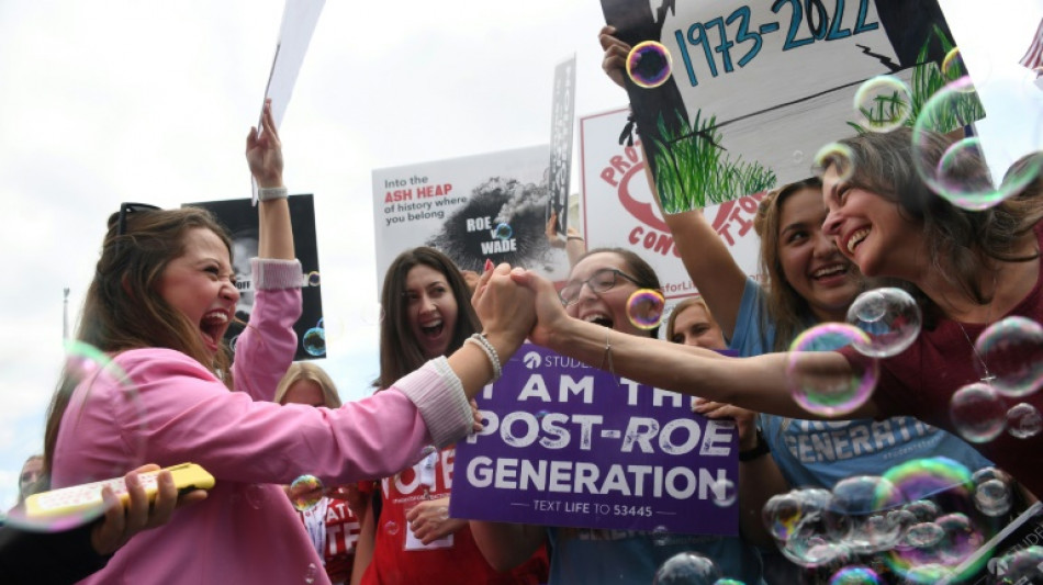 La Corte Suprema de EEUU revoca el derecho constitucional al aborto