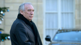 Bayrou en quête de la bienveillance de la gauche, les retraites au coeur des discussions