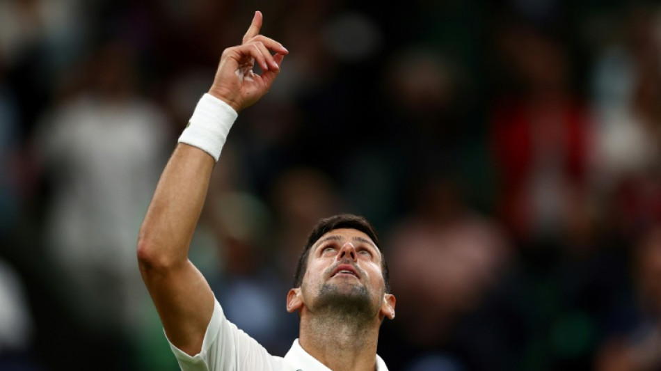 Wimbledon: Djokovic lâche un set à van Rijthoven et rejoint Sinner en quarts