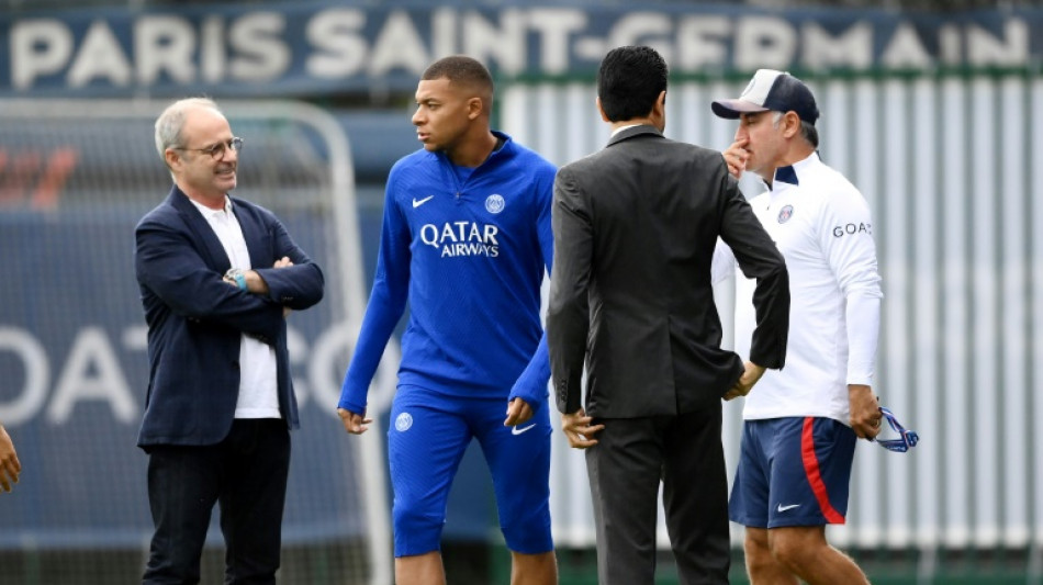 Mbappé "n'a jamais parlé de quitter le PSG en janvier", assure Luis Campos