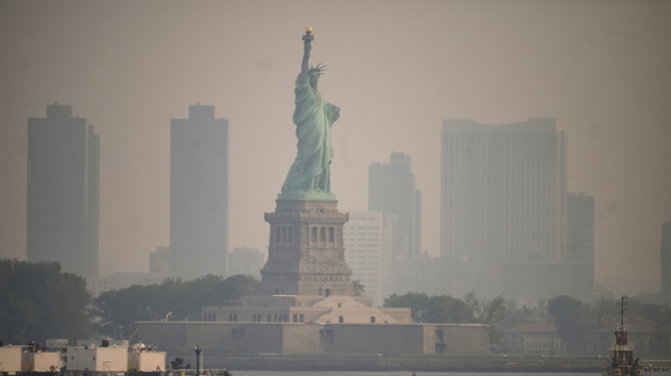 Brouillard orange et air irrespirable à New York à cause d'incendies au Québec