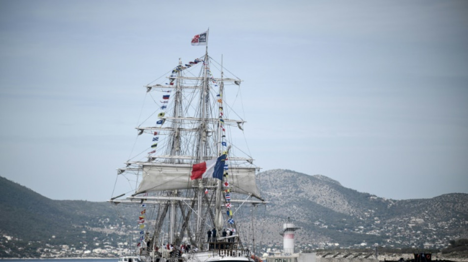 JO-21024: le Belem et la flamme olympique mettent le cap sur Marseille