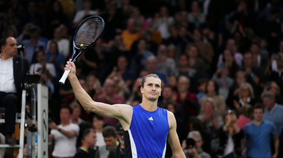 Zverev elimina Tsitsipas e vai à semifinal do Masters 1000 de Paris