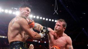 'Canelo' Alvarez pummels Berlanga to retain supermiddleweight belts