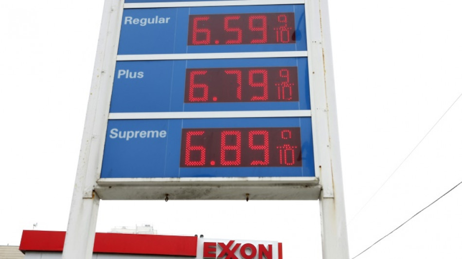 Biden highlights decline in US gasoline prices