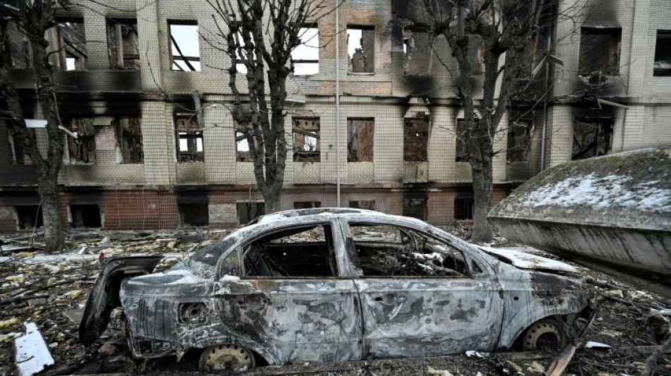 Ukraine: les forces russes à Kharkiv, Biden s'attaque au "dictateur" Poutine
