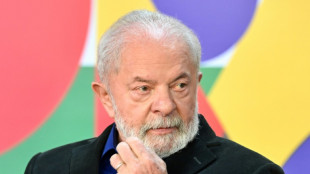 Awkwardness abounds for Lula, army on Brazil's national day