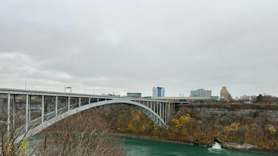 Explosion mortelle d'un véhicule aux chutes du Niagara, entre le Canada et les Etats-Unis