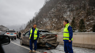 Cina: 19 morti nel crollo di una parte di autostrada nel sud