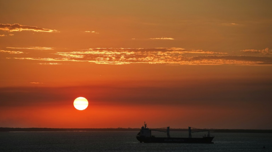 El balance del naufragio en Mozambique sube a 96 muertos