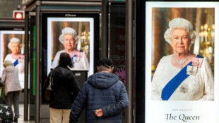 Sombre Edinburgh readies to receive the queen